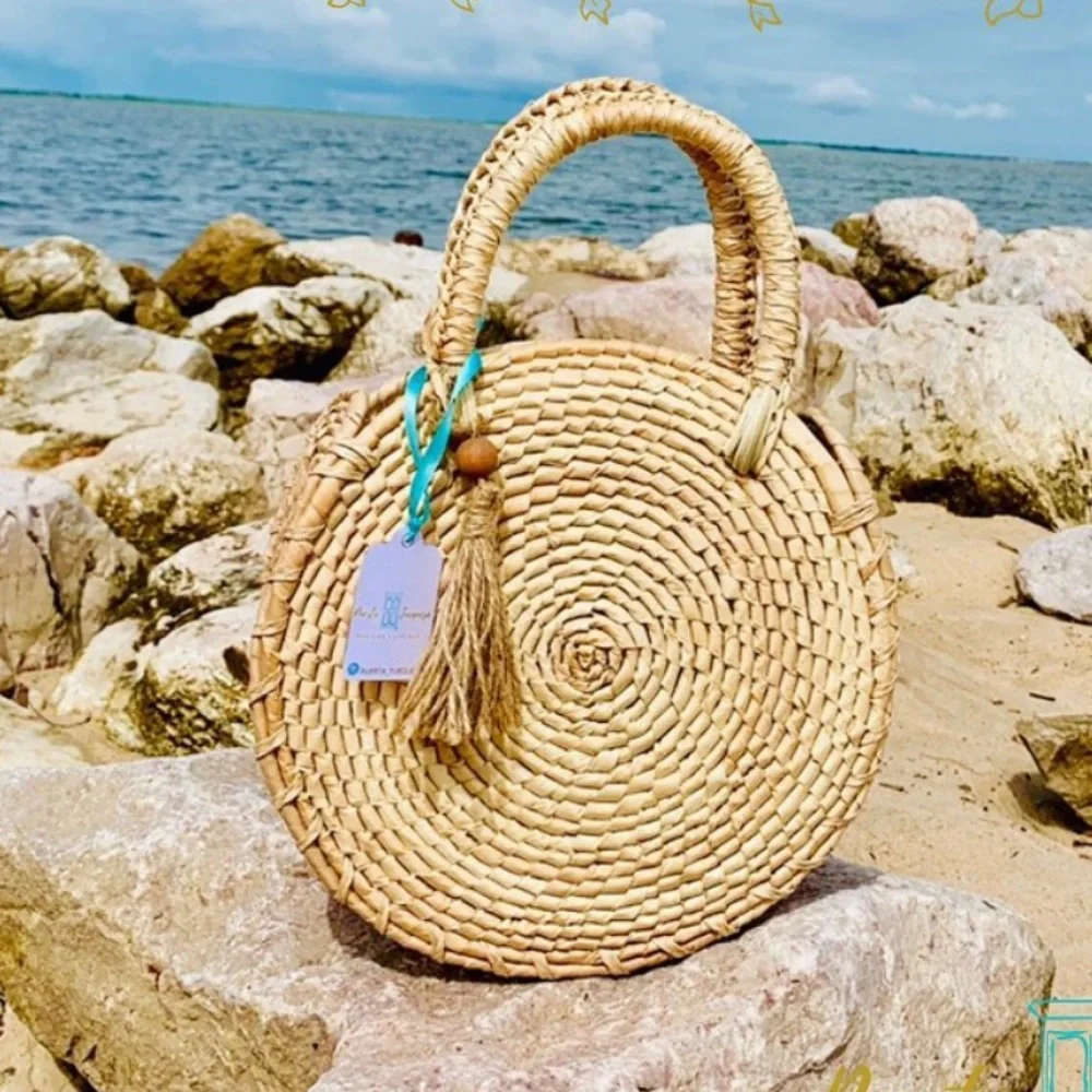 Mexican handmade circular palm bag - Picture 1 of 6
